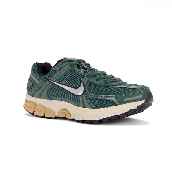 Nike Zoom Vomero 5 Sneakers Vintage Green Chrome Brown Hemp women’s Revolve 10 - Picture 1 of 14